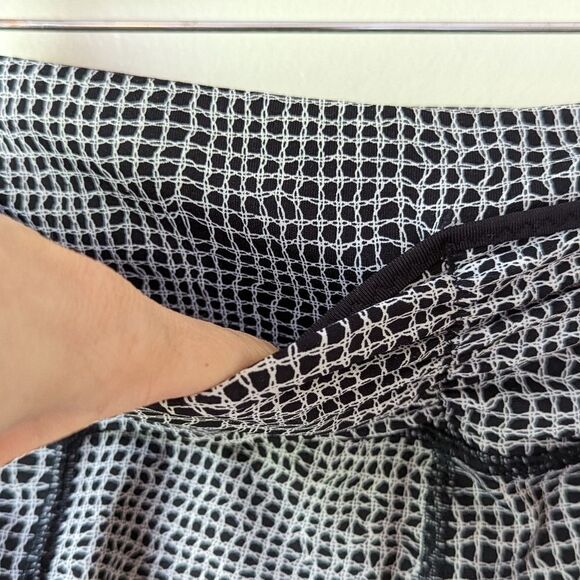 Lululemon Outrun‎ Tight Fall Net White Black/Multi Pocket Black W5AE7S - Picture 12 of 16